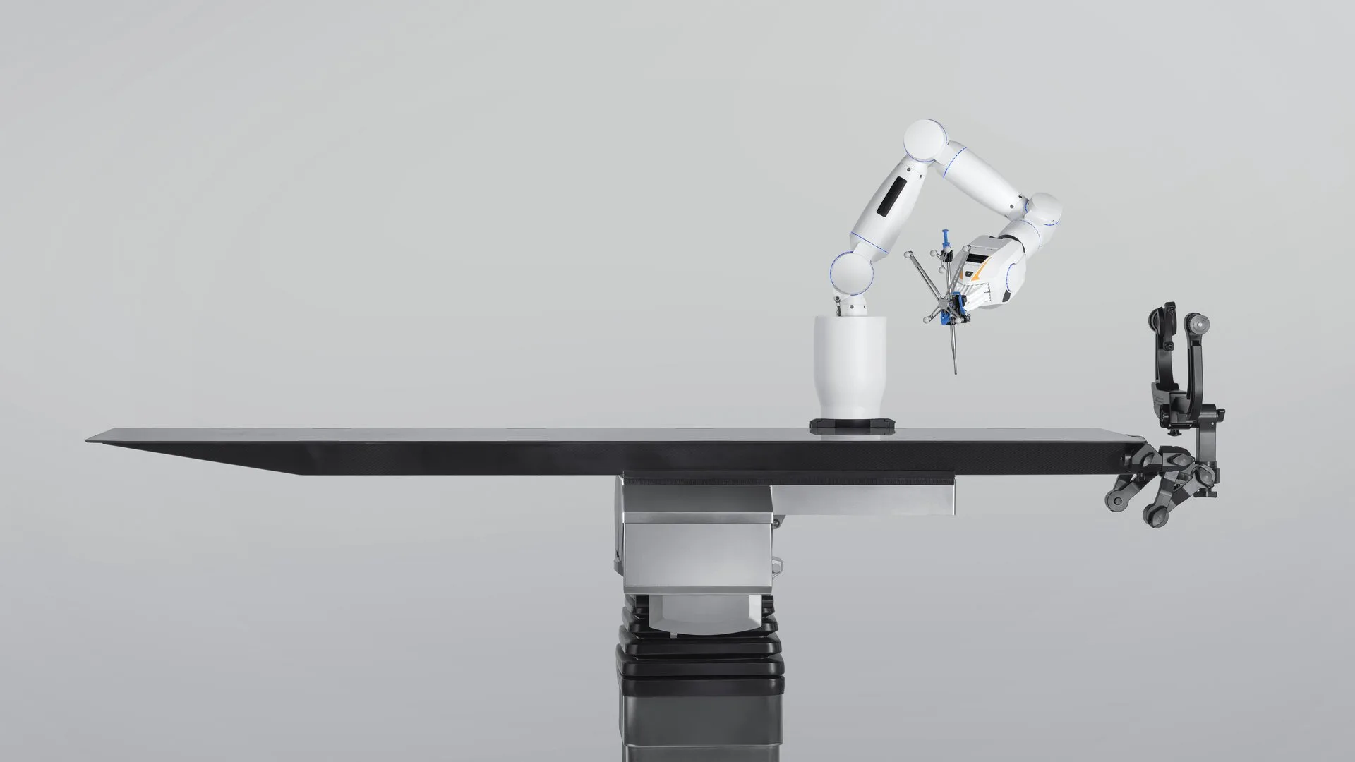 Image of Cirq: Demonstrating easy attachment to most O.R. tables
